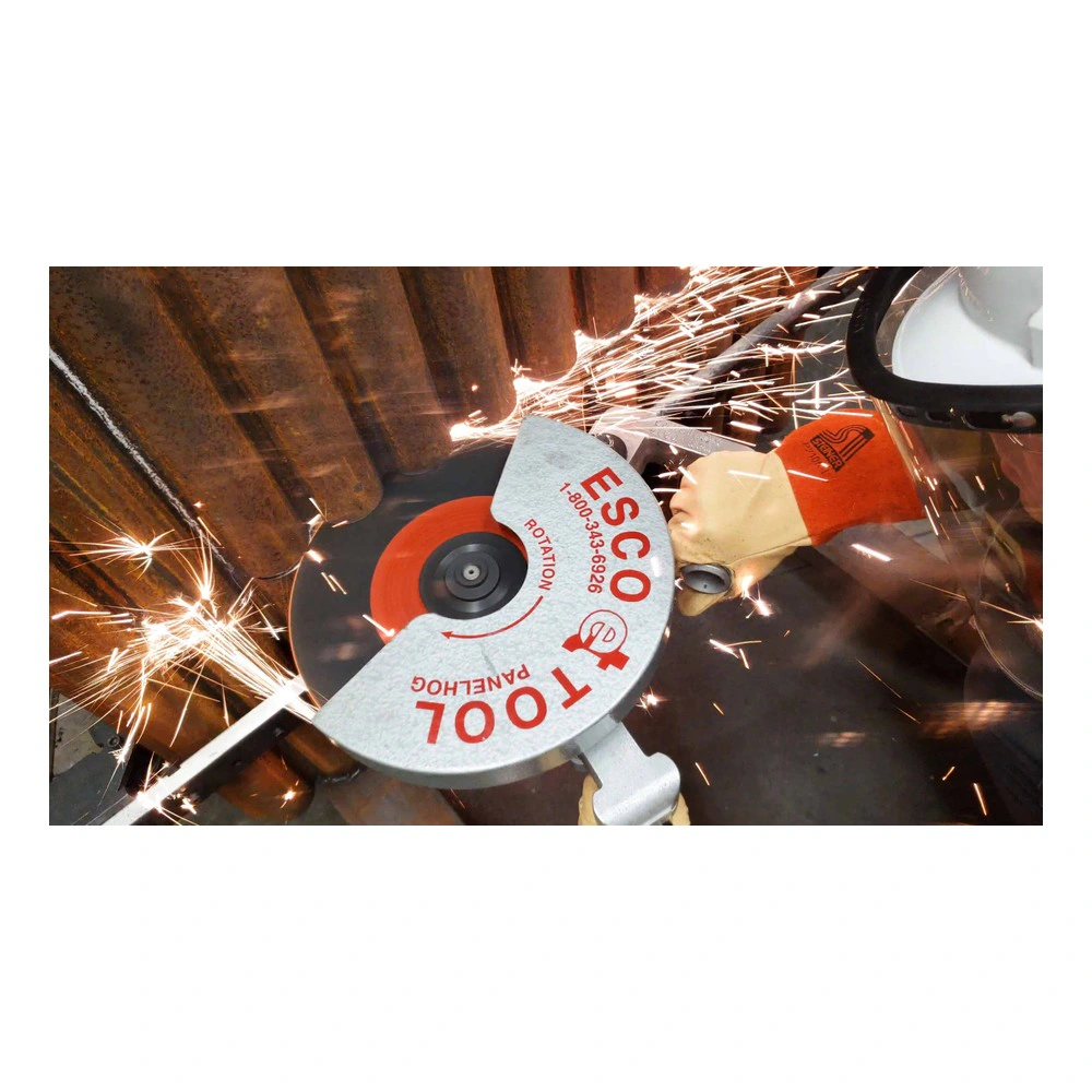 מסור חיתוך עם מגן עגול ועליו כיתוב Esco Tool Panelhog, חותך צינורות - Cutting saw with a round guard labeled Esco Tool Panelhog, cutting rusty