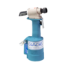 כלי סמרור פנאומטי-הידראולי Gage Bilt GB722 בתצוגת מוצר על רקע לבן - Gage Bilt GB722 pneudraulic riveting tool shown on a white background