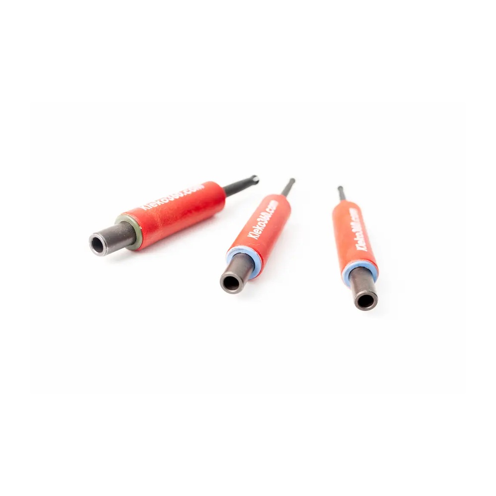 שלושה מחברי Kwikbolt Kleko360 מוצגים בזוויות שונות - Three Kwikbolt Kleko360 fasteners shown from different angles
