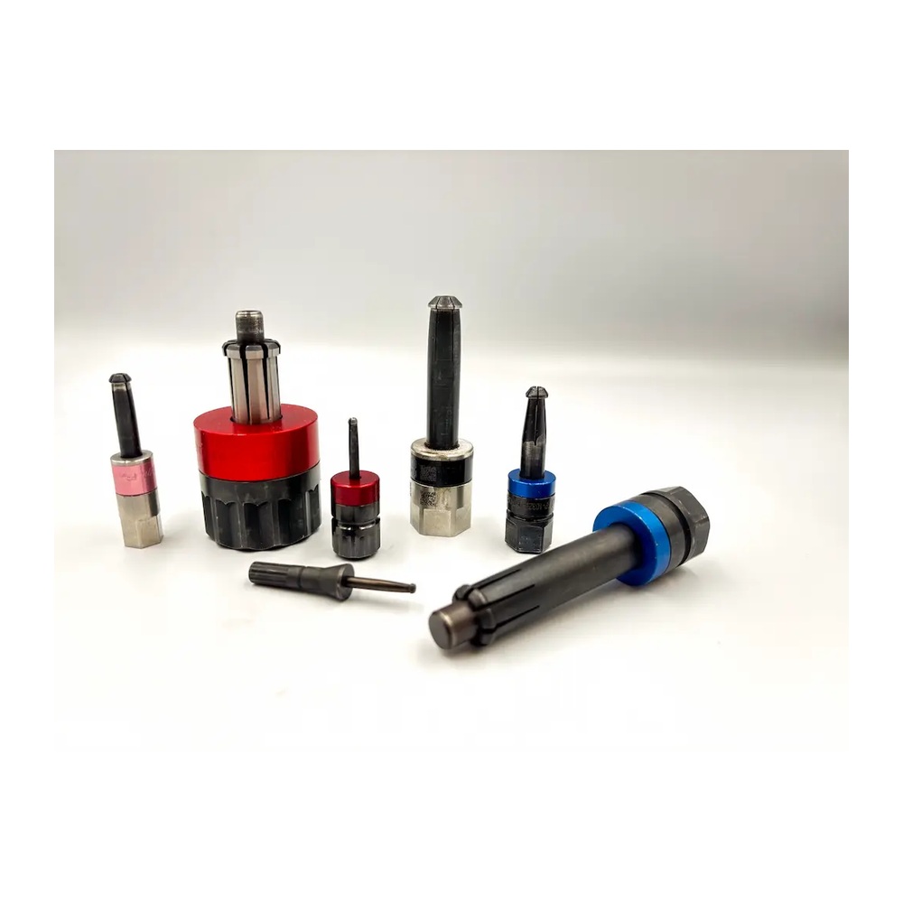 משפחת מחברי Kwikbolt Thunder המיועדים למרווח אחורי מוגבל - Kwikbolt Thunder fastener family for limited backside clearance