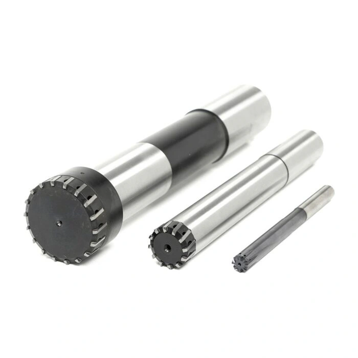 מקדדי גמר רבי-שיניים Mapal FeedPlus על רקע לבן - MAPAL FeedPlus multi-tooth reamers on a white background
