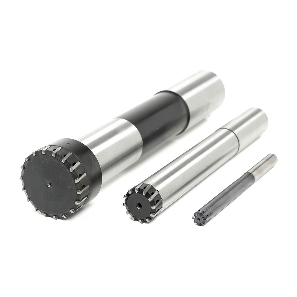 מקדדי גמר רבי-שיניים Mapal FeedPlus על רקע לבן - MAPAL FeedPlus multi-tooth reamers on a white background