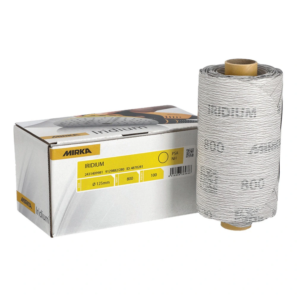 קופסת Mirka Iridium לצד גליל חומר שוחק מגולגל, מוצגים על רקע לבן