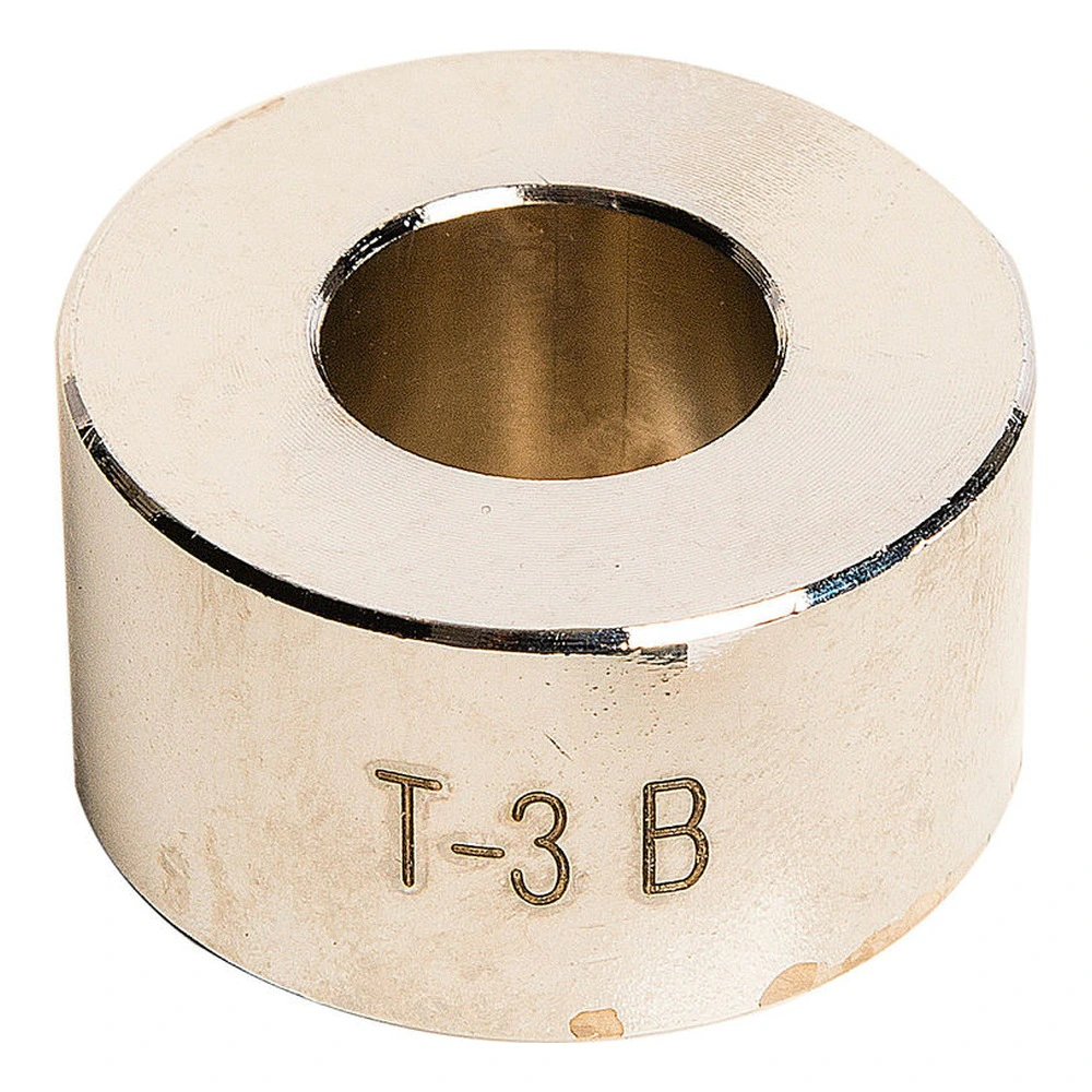 תקריב של גליל מתכתי מסומן T-3B