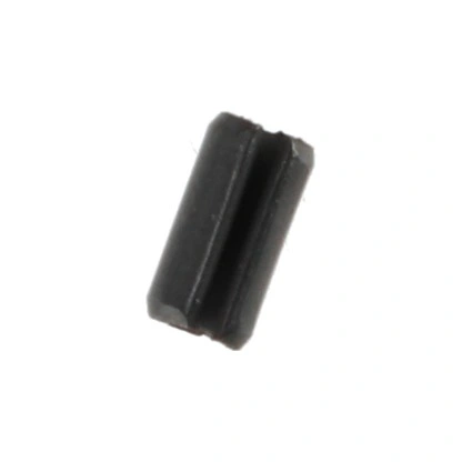 תקריב של פין קפיצי AOS015 - Close-up of Spring Pin AOS015