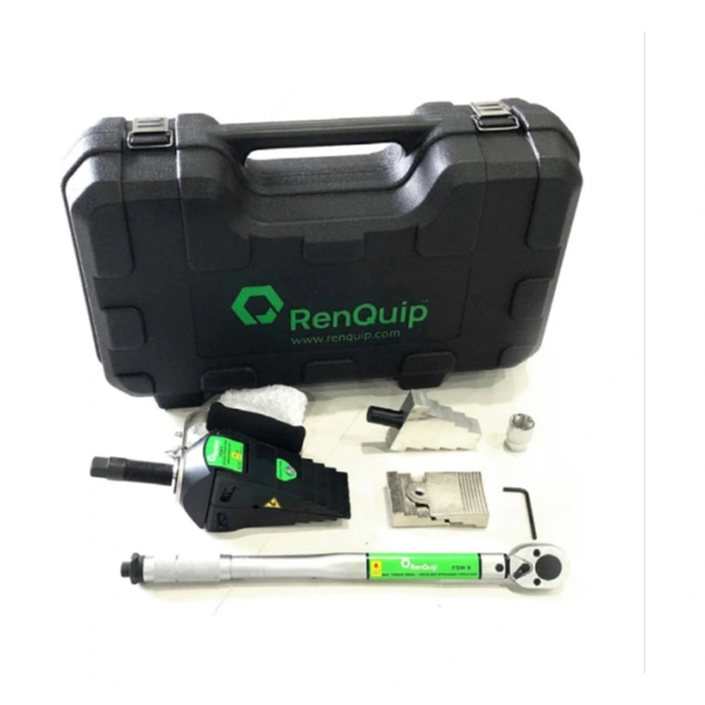 מארז פתוח עם כלי, חלקים ומפתח - Open case with tool, parts, and wrench