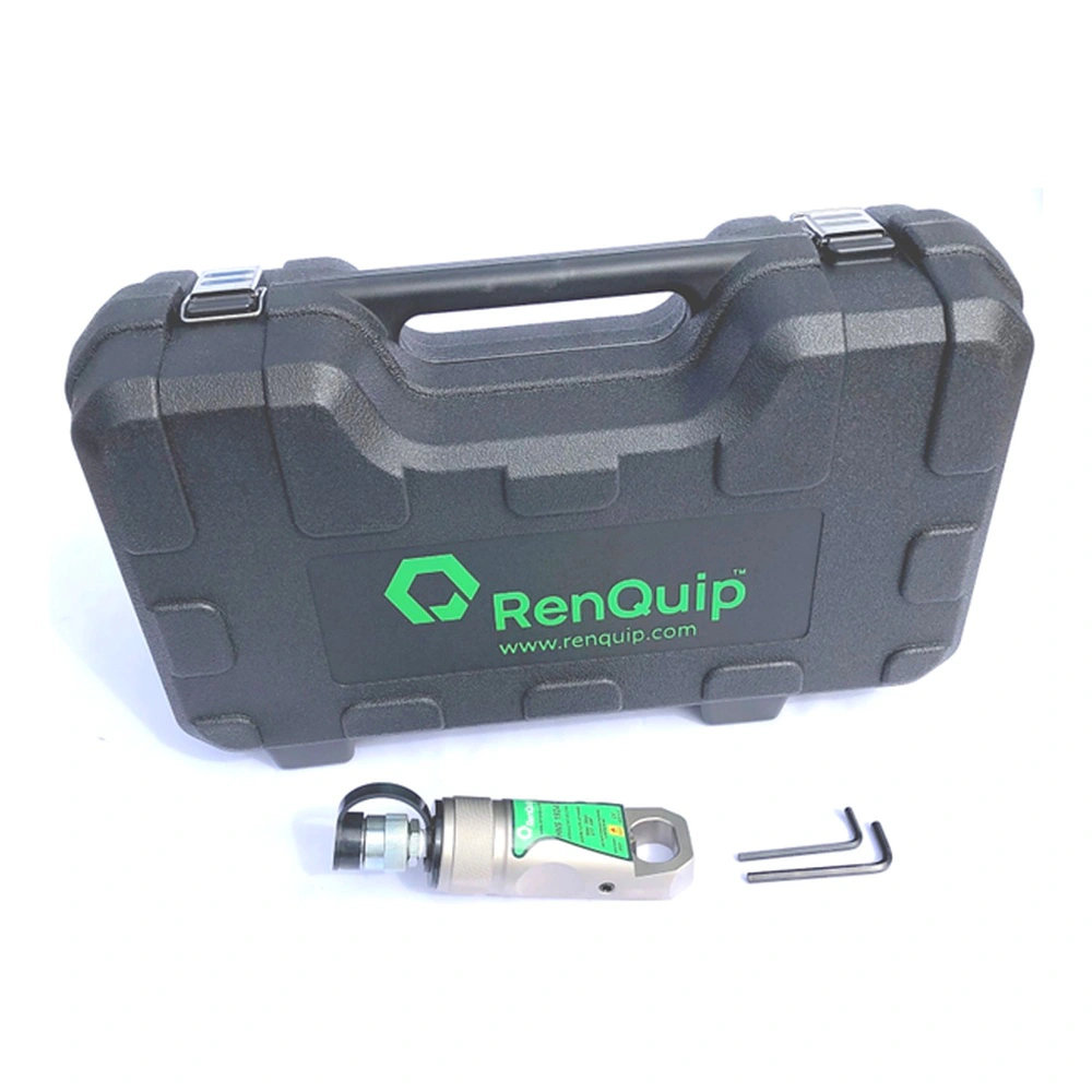 מזוודת נשיאה שחורה עם כלי קטן ומפתחות - Black carrying case with small tool and keys