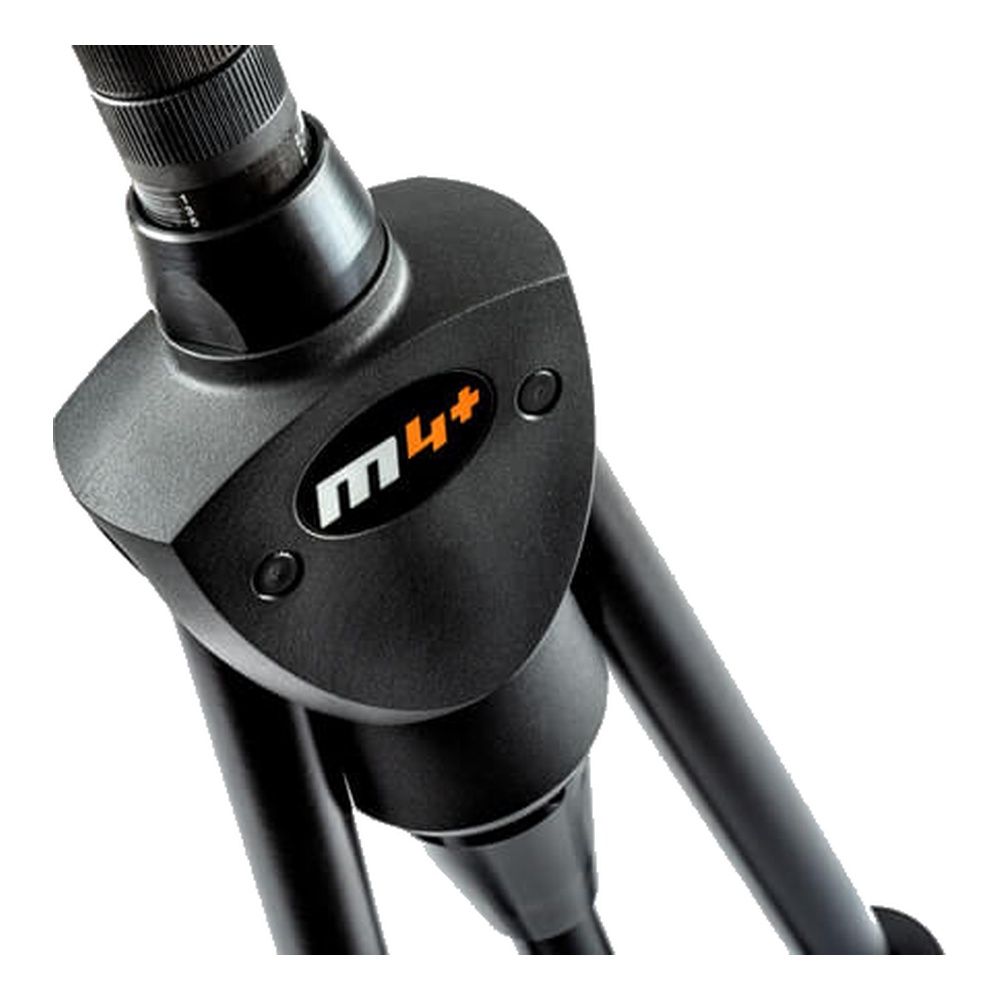 תקריב של ראש הכלי עם סמל m4+