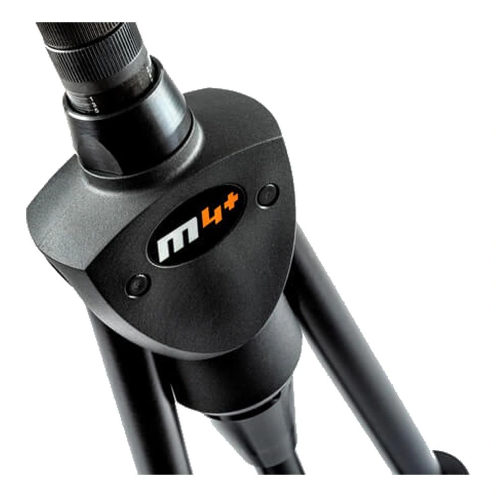 תקריב של ראש הכלי עם סמל m4+