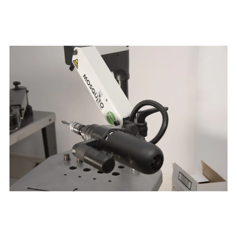 ראש Roscamat Mosquito VH המתכוונן מעל שולחן עבודה - Roscamat Mosquito VH orientable head positioned over a worktable