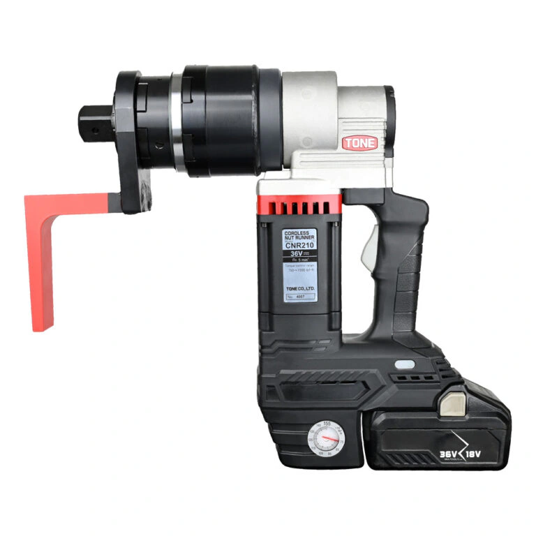 מפתח מומנט נטען, מבט צדדי על רקע לבן - Cordless torque wrench, side view on white background